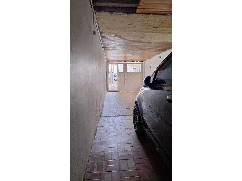 VENDO CASA LOTE EN KENNEDY BOG PARA REMODELACION O CONSTRUCCIÓN NUEVA — foto 3