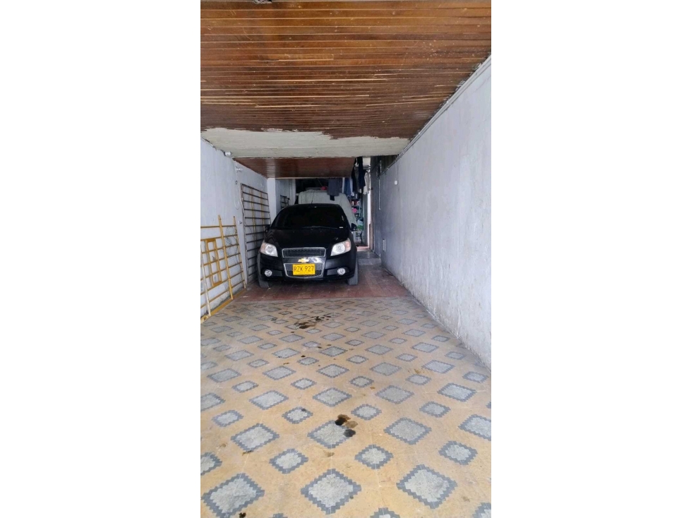 VENDO CASA LOTE EN KENNEDY BOG PARA REMODELACION O CONSTRUCCIÓN NUEVA — foto 4