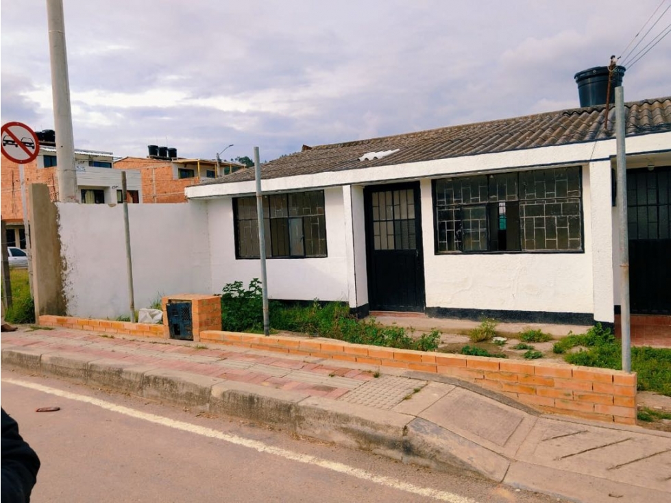 VENDO CASA LOTE EN LA VEREDA LA FUENTE TOCANCIPA - 2