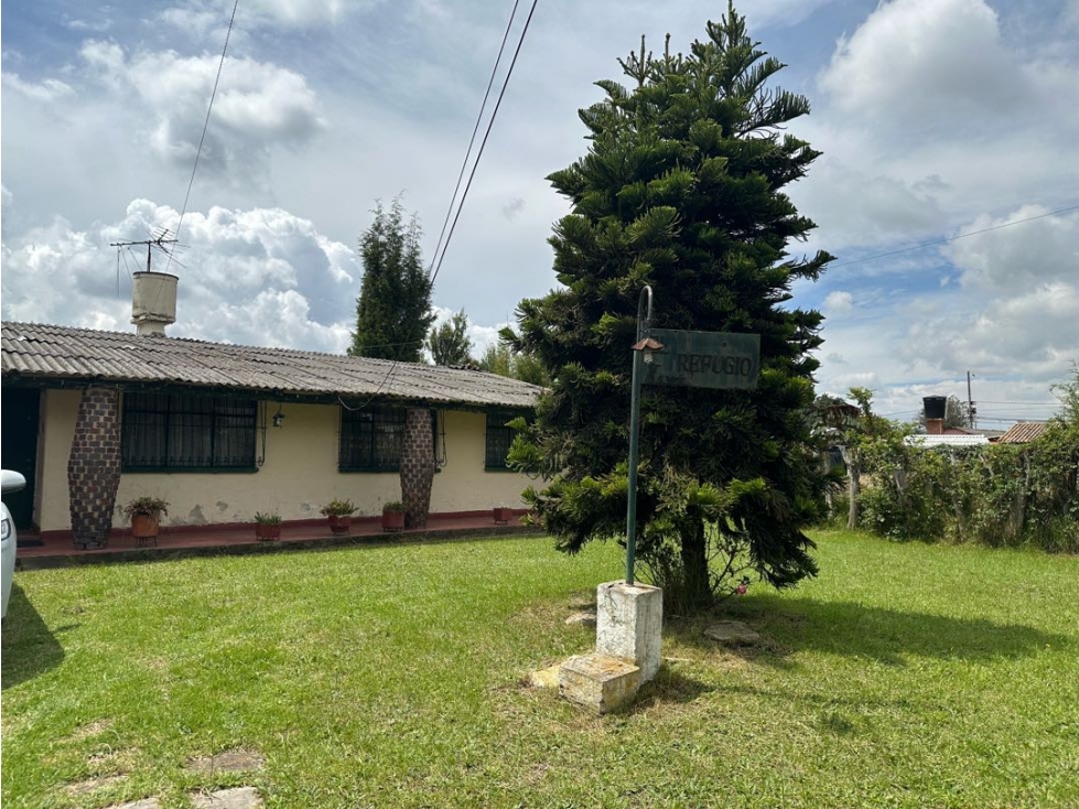 Vendo CASA LOTE en Tíquisa-Chia.1.590mtrs. Casa+2bodegas.$2.200Mlls-YG