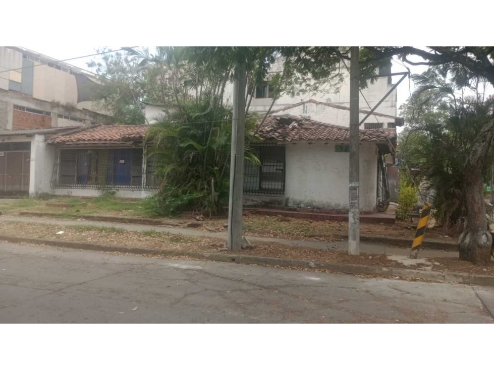 Vendo casa lote esquinera norte de cali barrio vipasa area 500 m²