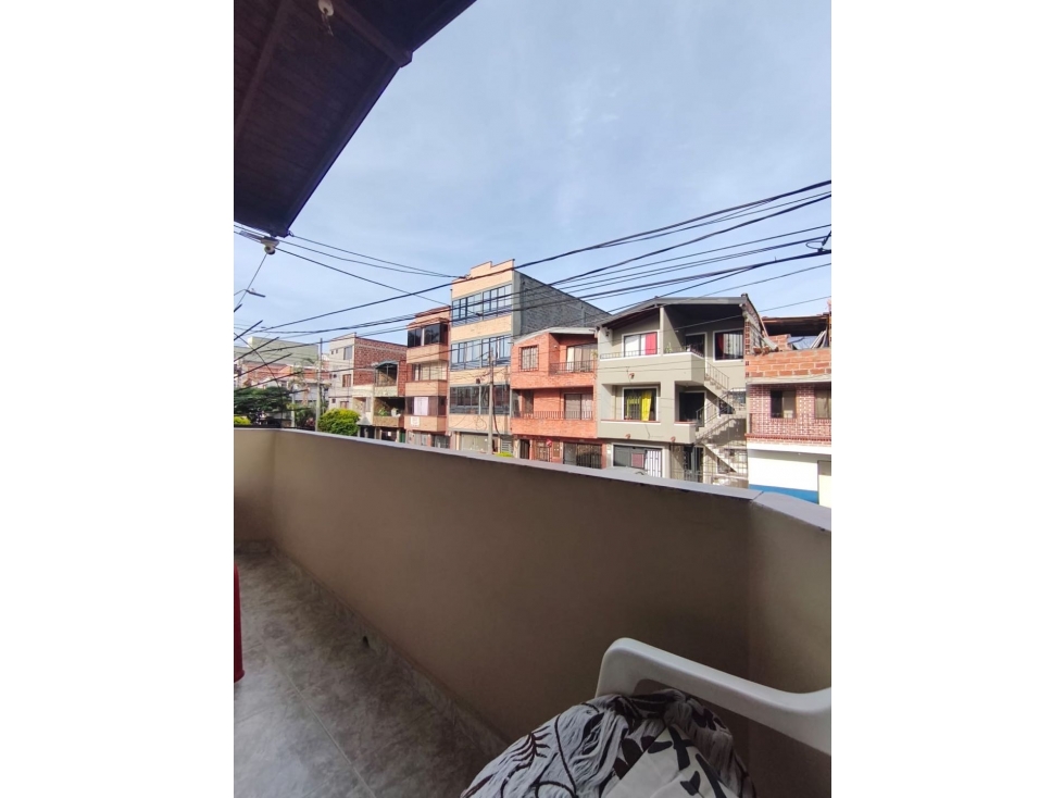VENDO CASA LOTE UNIFAMILIAR + TERRAZA CON MATRÍCULAS INDEP. CRISTO REY