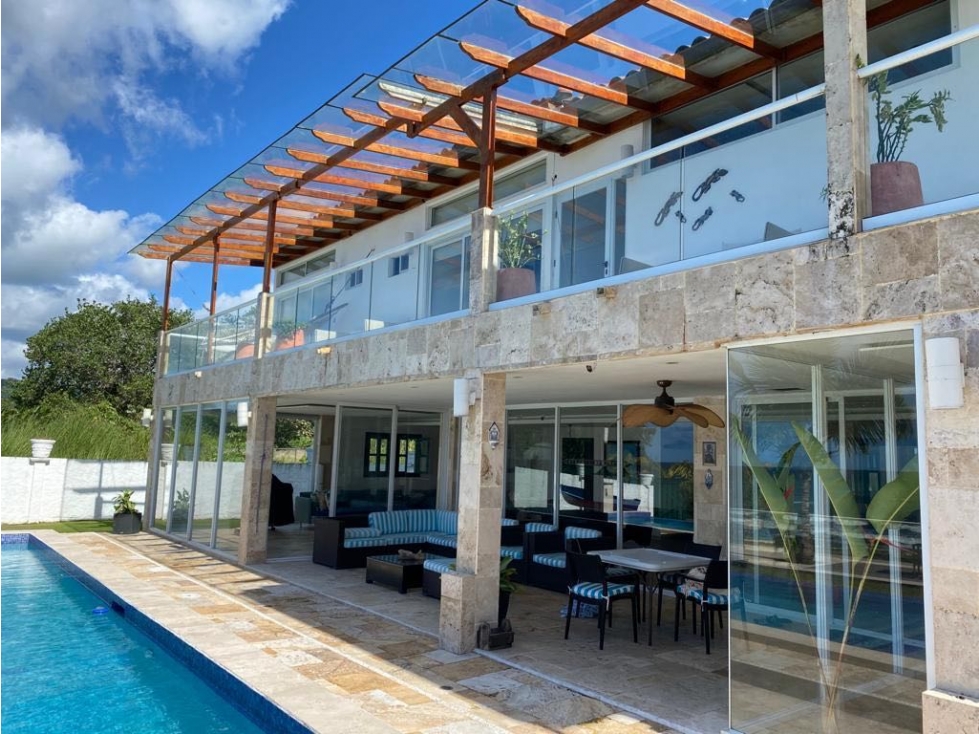 Vendo Casa lujosa en San Marino Ocean Front. Colón - 6