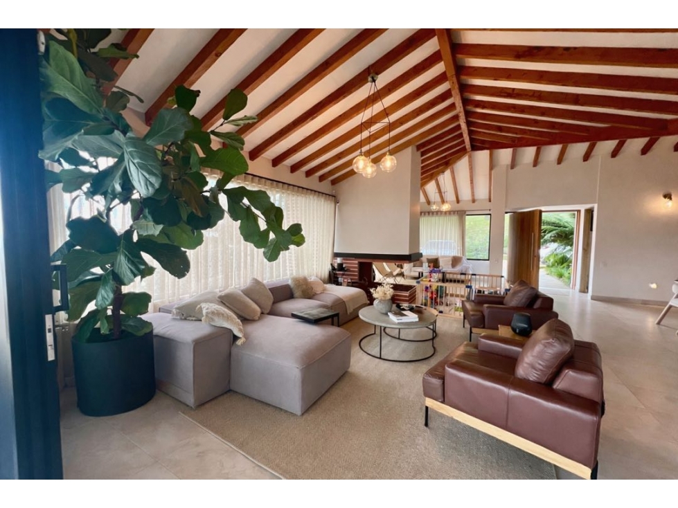 VENDO CASA MODERNA EN SAJONIA MUY CERCA DEL AEROPUERTO JMC RIONEGRO