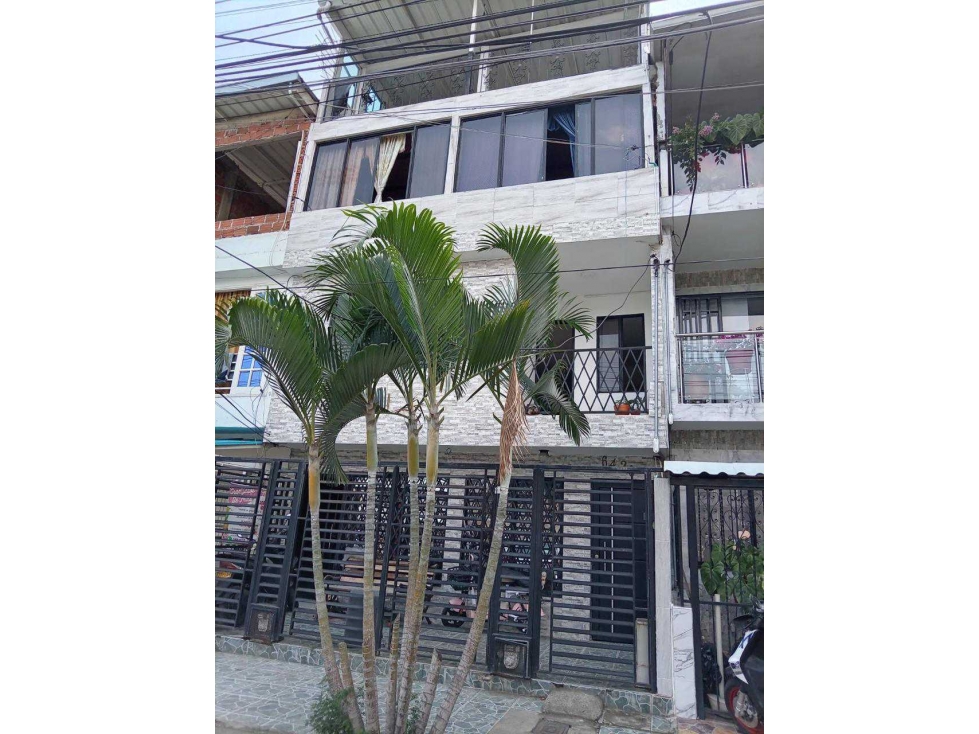 VENDO CASA MULTIFAMILIAR 4 PISOS INDEPENDIENTES NUEVA BASE LJ