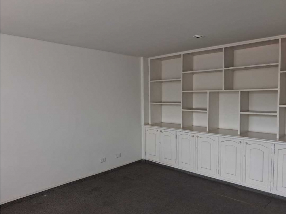 Vendo casa norte de cali barrio prados del norte esquinera lote 338 m² - 3