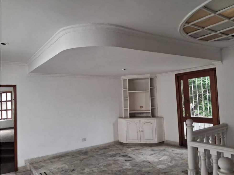 Vendo casa norte de cali barrio prados del norte esquinera lote 338 m² - 5