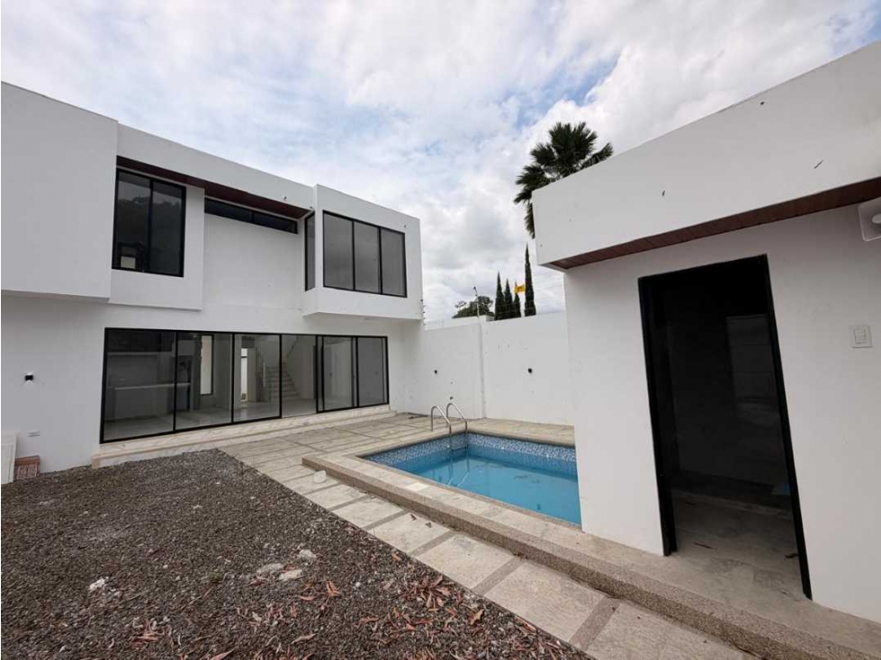 SE VENDE CASA NUEVA EN PORTOVIEJO SECTOR LA FORTALEZA.