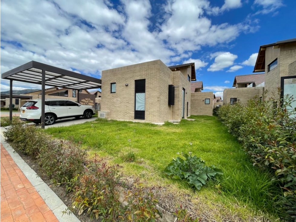 Vendo casa nueva esquinera de un nivel más altillo en Cajicá. - 1