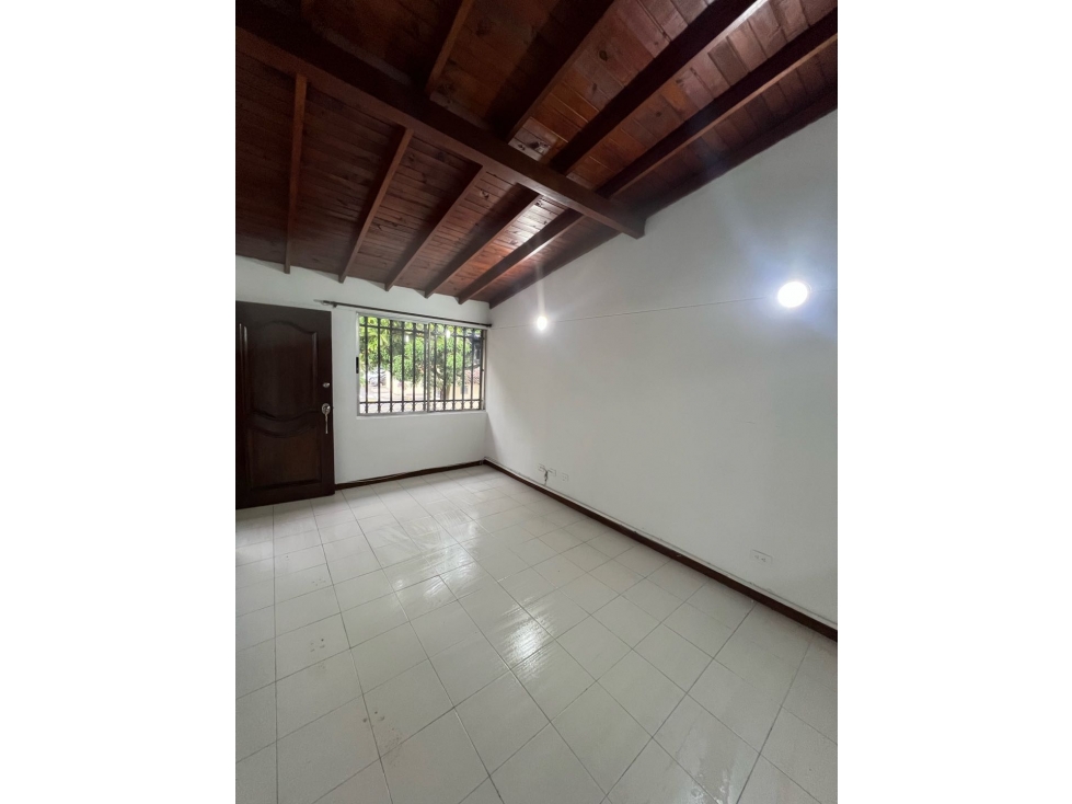 VENDO CASA PISO 2 CALASANZ PARTE BAJA