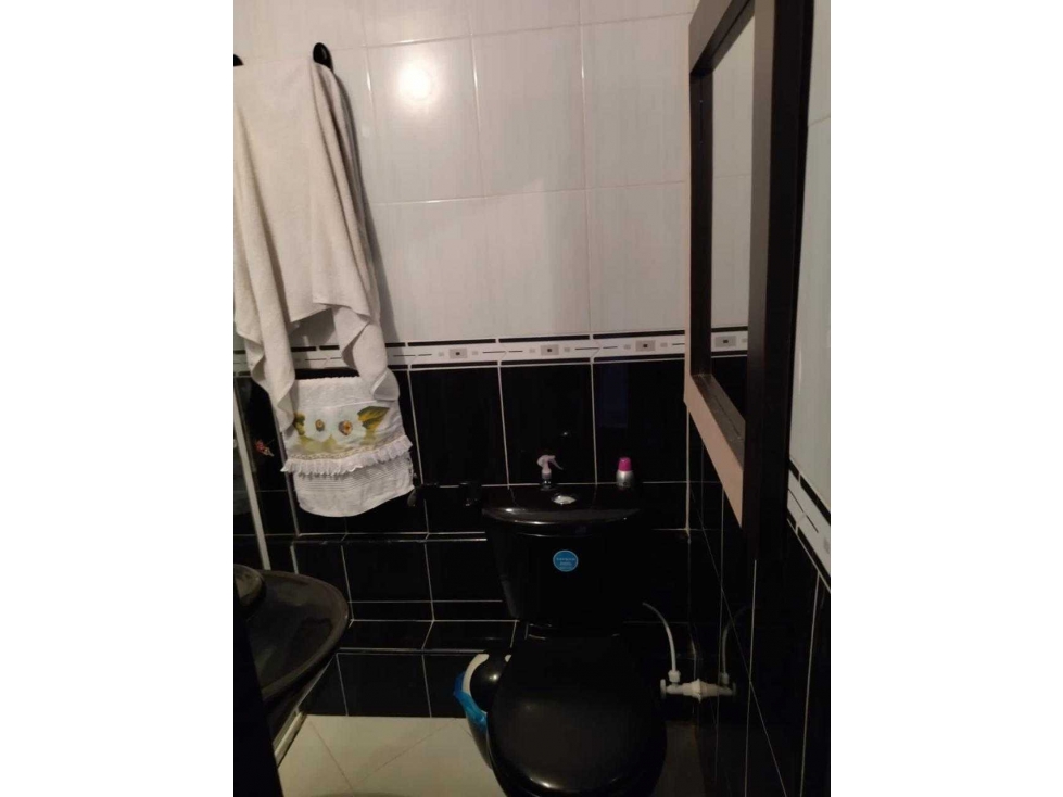 VENDO CASA PRIMER PISO EN CABAÑAS CON LOCAL COMERCIAL — foto 2
