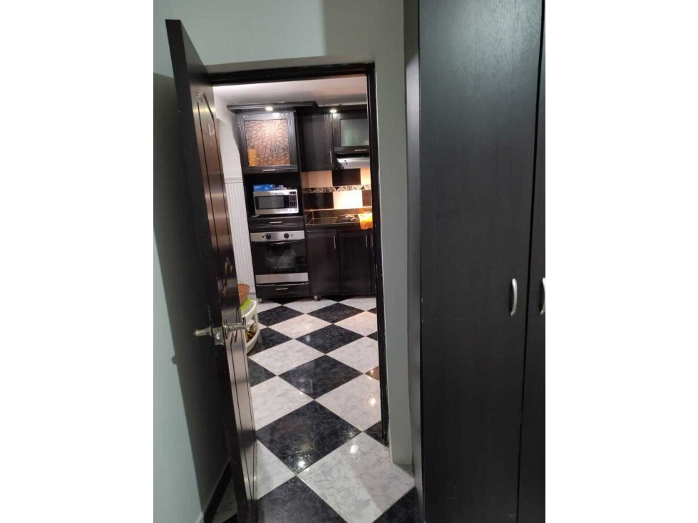 VENDO CASA PRIMER PISO EN CABAÑAS CON LOCAL COMERCIAL — foto 4