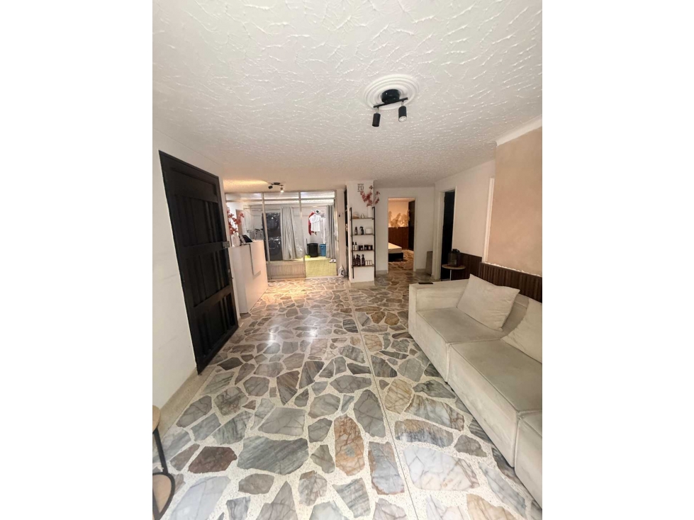 VENDO PRIMER PISO PH EN LAURELES