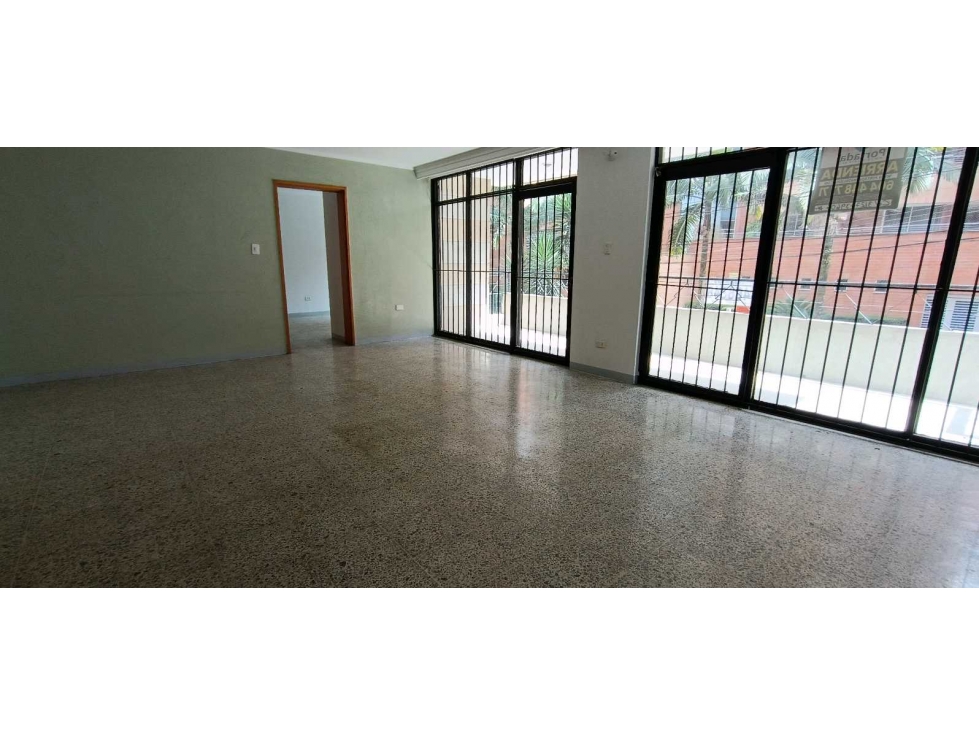 VENDO CASA PROPIEDAD HORIZONTAL EN LAURELES