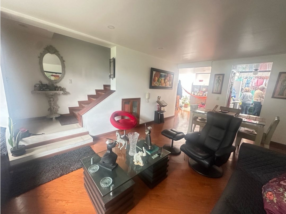 VENDO CASA REMODELADA EN CONJUNTO CERRADO TEJARES DEL NORTE.P - 6