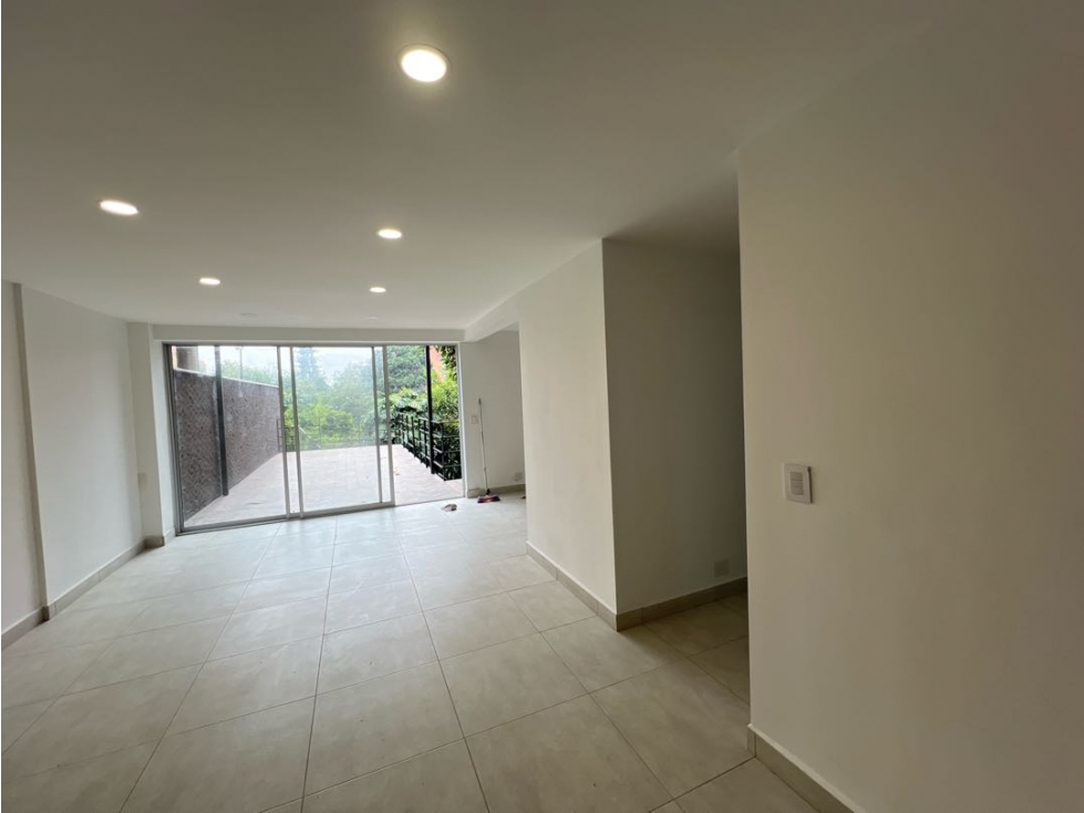 VENDO CASA REMODELADA EN EL POBLADO LOMA LOS BALSOS — foto 5