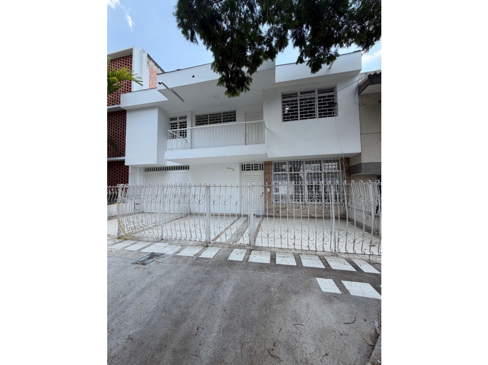 VENDO CASA REMODELADA EN LA FLORA NORTE DE CALI