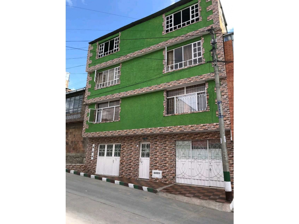 Vendo Casa Rentable 7 Aptos dos locales en Santa Librada bogota