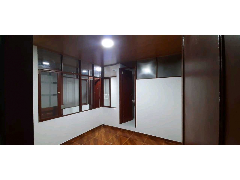 VENDO CASA RENTABLE CON LICENCIA EN PORTAL AMERICAS KENNEDY BOGOTA — foto 2