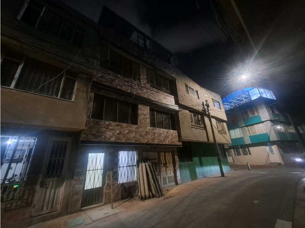 VENDO CASA RENTABLE EN BOSA ESCOCIA