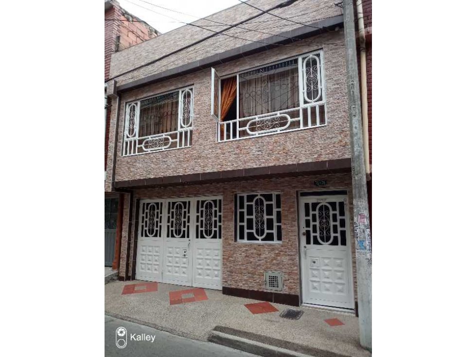 VENTA DE CASA RENTABLE EN CATALINA KENNEDY NEGOCIABLE