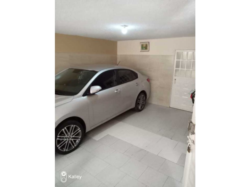 VENTA DE CASA RENTABLE EN CATALINA KENNEDY NEGOCIABLE - 3