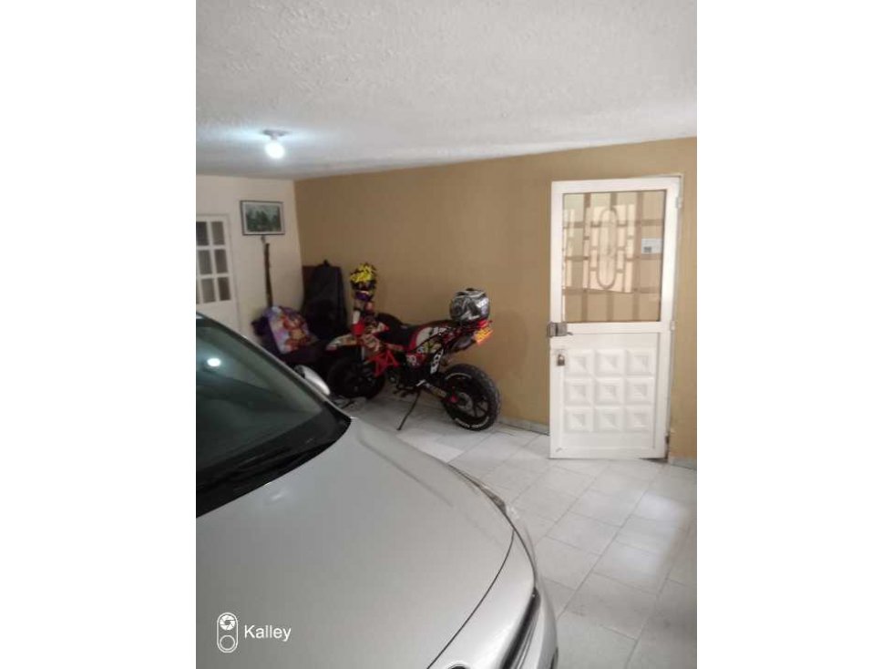 VENTA DE CASA RENTABLE EN CATALINA KENNEDY NEGOCIABLE - 4