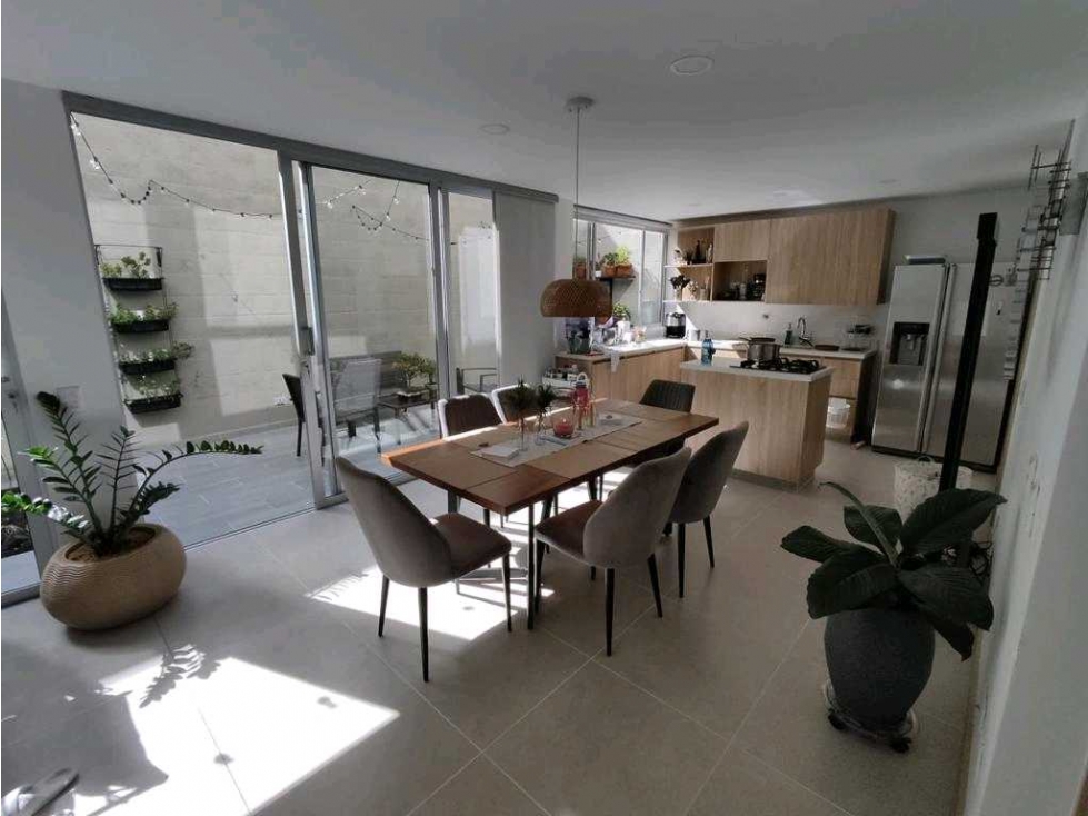 Vendo Casa Rionegro Gualanday,Área166 Mtrs,$1150 — foto 2