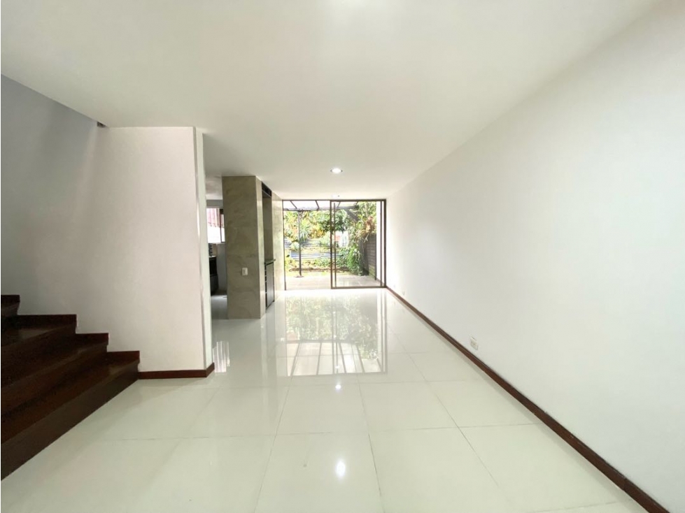 VENDO CASA SECTOR CUMBRES ENVIGADO