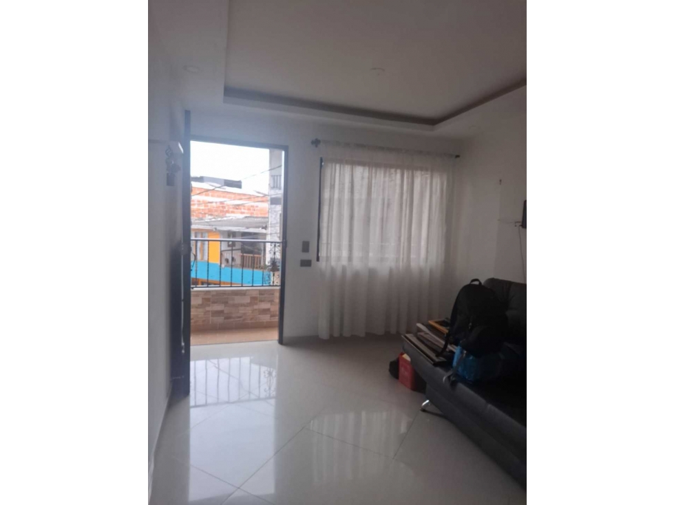 VENDO CASA SEGUNDO PISO 12 DE OCTUBRE MEDELLÍN