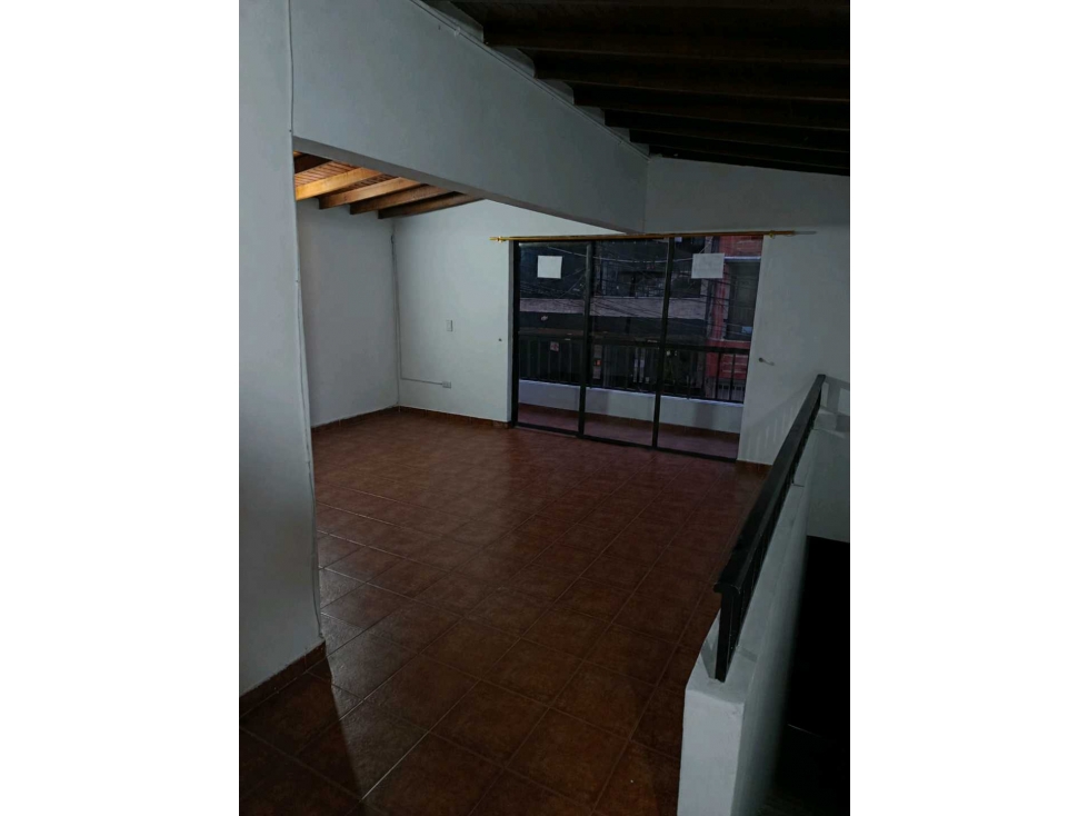 VENDO CASA SEGUNDO PISO CON MANSARDA CABAÑAS BELLO (97.4 mt)