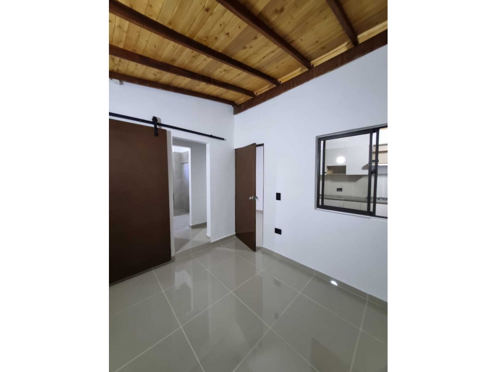 VENDO CASA SEGUNDO PISO EN ENVIGADO SECTOR LÁ MINA - 6