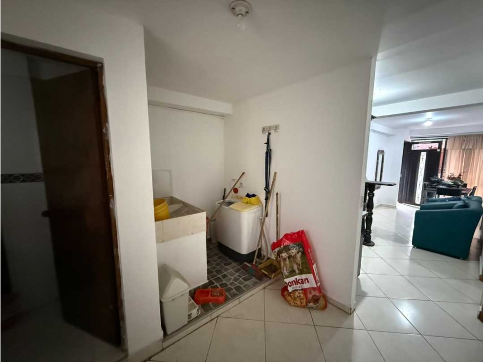 VENDO CASA SEGUNDO PISO EN ROBLEDO, CUENTA CON TERRAZA — foto 4