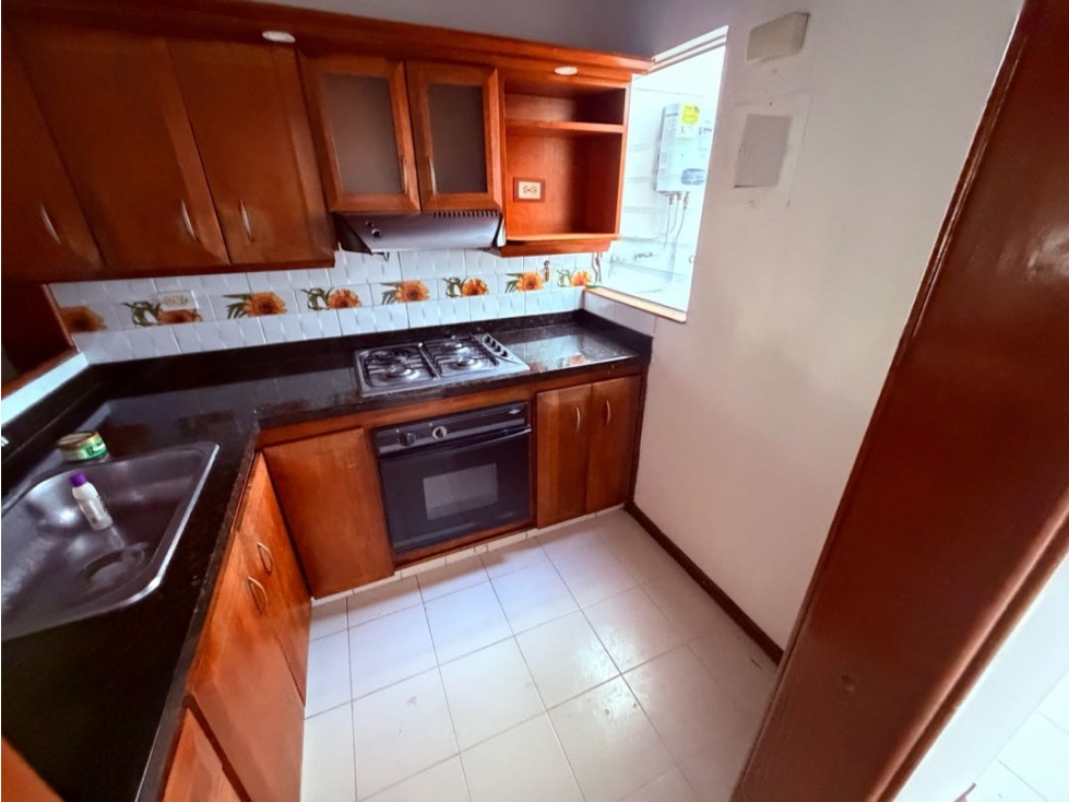 Vendo casa segundo piso en unidad residencial en calasanz, parqueadero