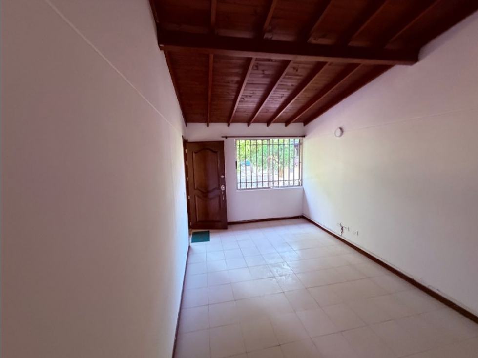 Vendo casa segundo piso en unidad residencial en calasanz, parqueadero — foto 2