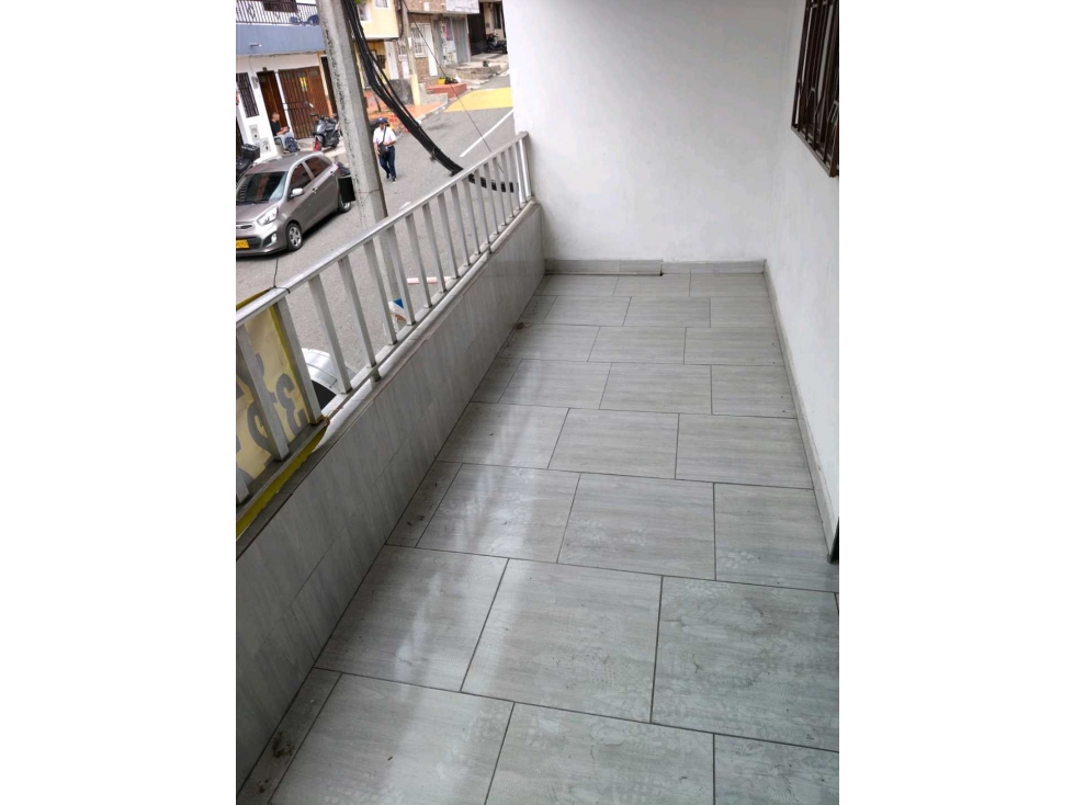 VENDO CASA SEGUNDO PISO GRAN AVENIDA BELLO