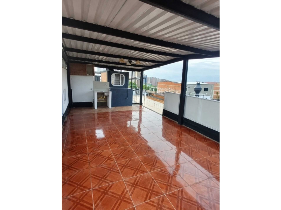 VENDO CASA TERCER PISO CON TERRAZA EN CABAÑAS BELLO — foto 2