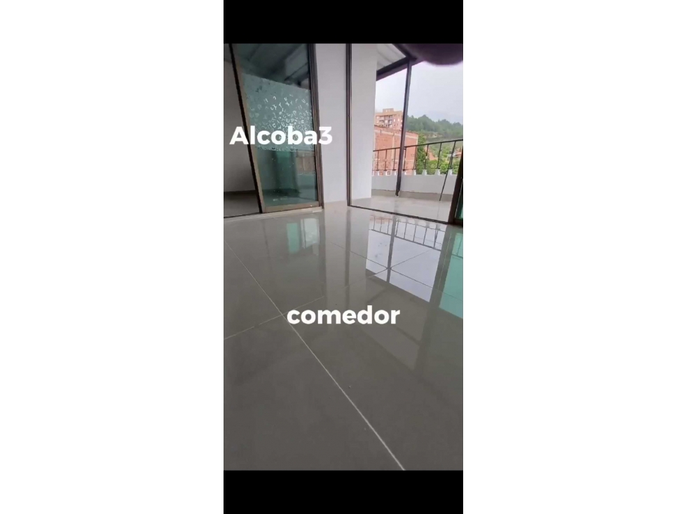 VENDO CASA TERCER PISO CON TERRAZA EN CABAÑAS BELLO — foto 5