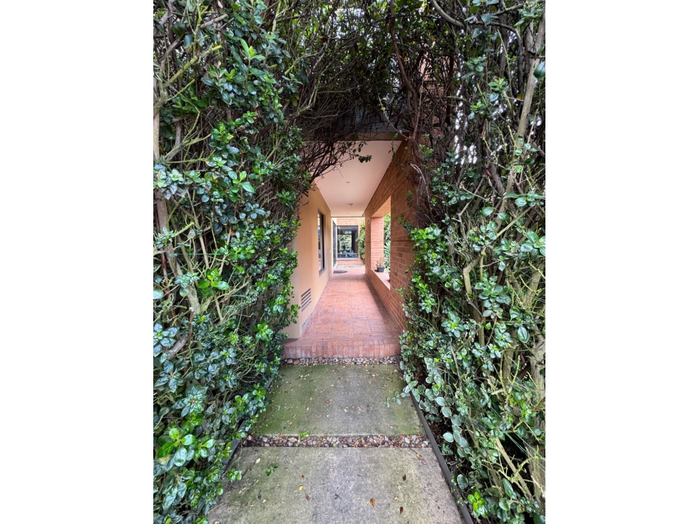 Vendo casa tipo L.en Fontanar con lote grande e independiente — foto 4