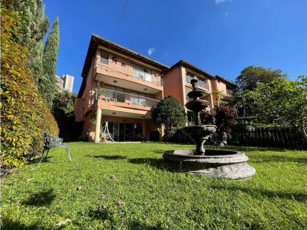 Casa tradicional en el Poblado La Calera / Potencial para remodelar