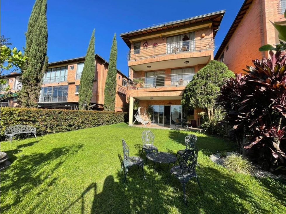 Casa tradicional en el Poblado La Calera / Potencial para remodelar — foto 2