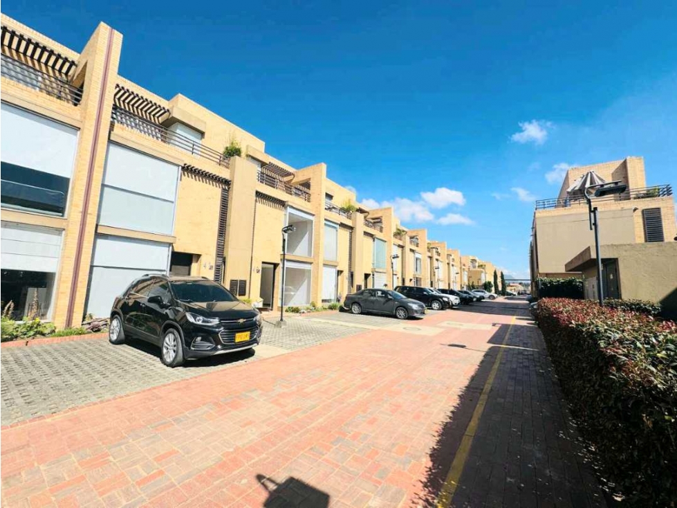 Bajo de precio! Casa en venta en cajica en conjunto cerrado.