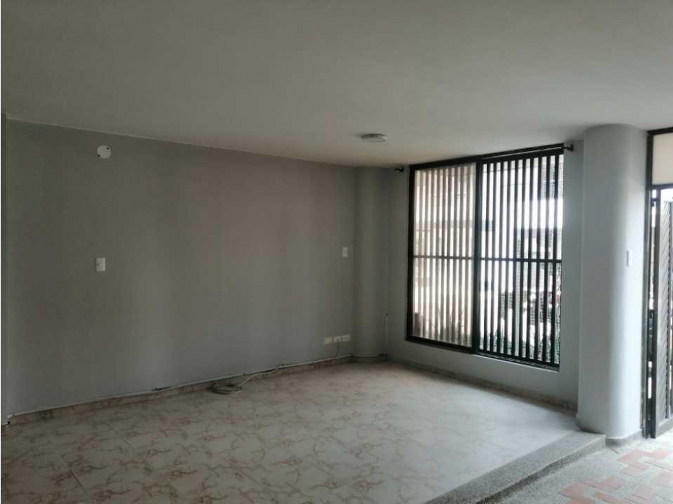 VENDO CASA TRES NIVELES EN CORALES PEREIRA — foto 3