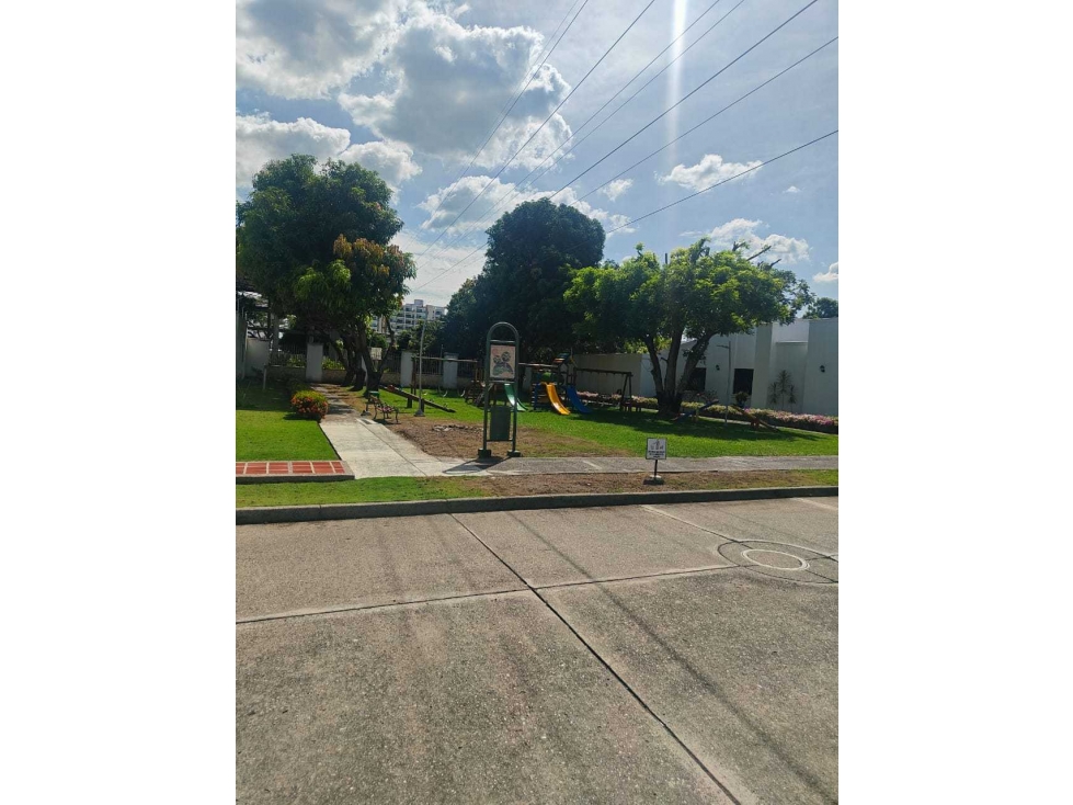 VENDO CASA UN PISO CONJUNTO CERRADO BARRIO CASTELLANA — foto 2