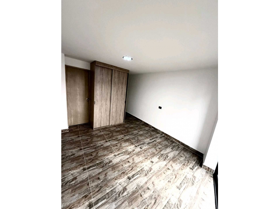 VENDO CASA UNIFAMILIAR 1Y2 PISO EN BELÉN LAS VIOLETAS-PARQUEADERO — foto 3
