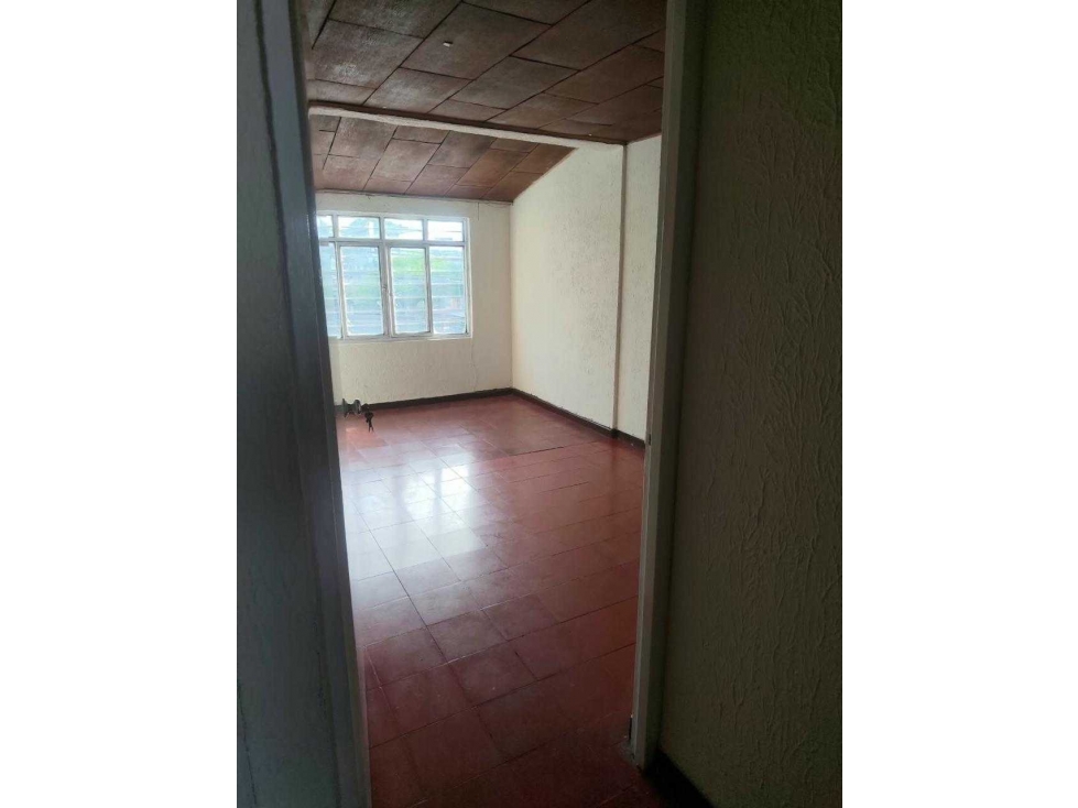 VENDO CASA UNIFAMILIAR 2 Pisos B/Los Álamos. Área 114m² — foto 5