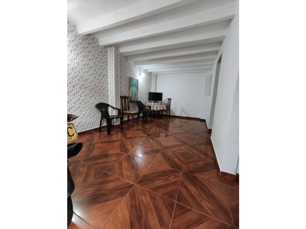 VENDO CASA UNIFAMILIAR BUENOS AIRES A 2 MIN DEL CC. LA CENTRAL NO AIRE — foto 2