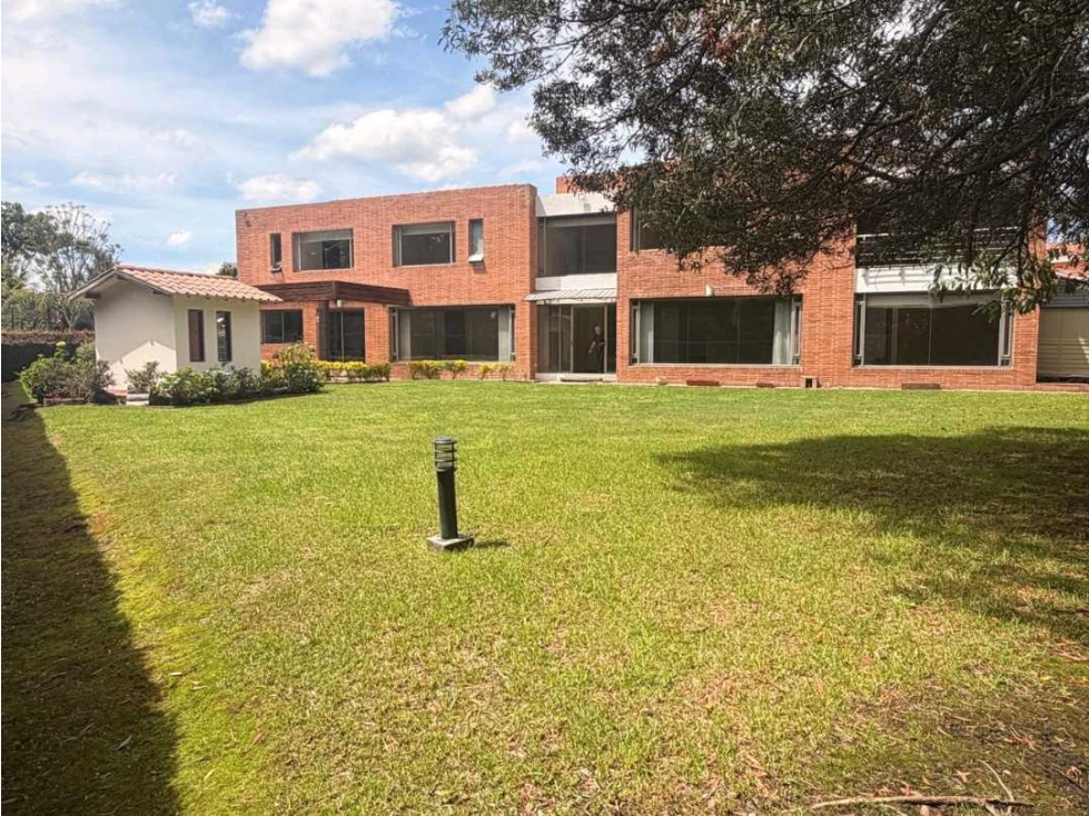 VENDO CASA EN LOTE INDEPENDIENTE EN CONJUNTO EN LA VIA GUAYMARAL