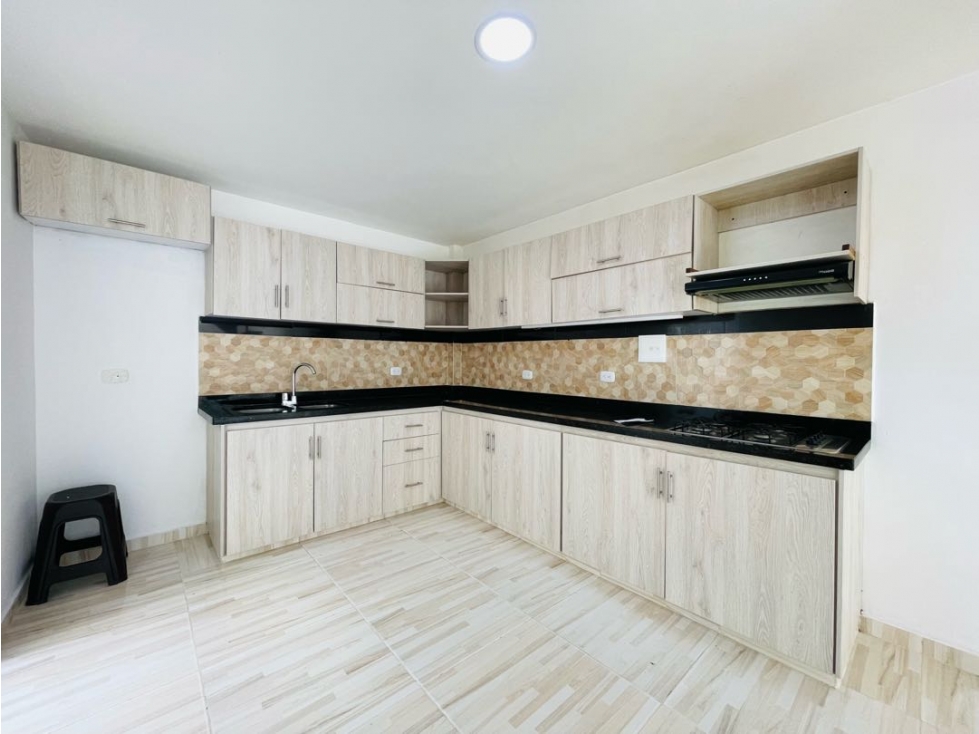 VENDO CASA UNIFAMILIAR CON AMPLIOS ESPACIOS EN UNIDAD ABIERTA-LA CEJA — foto 2