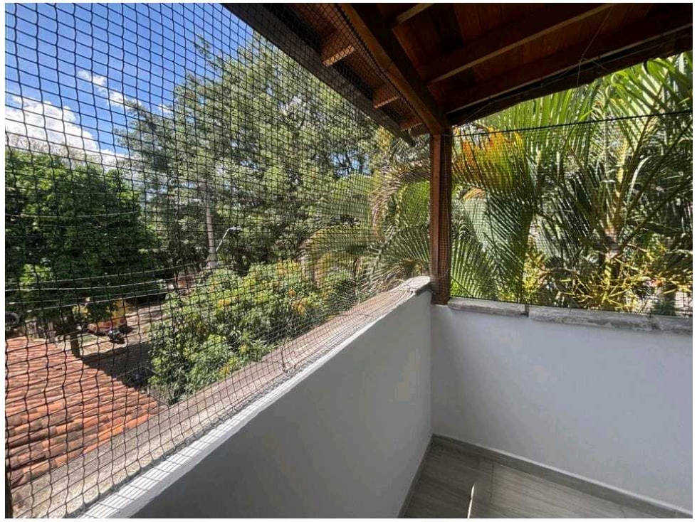 VENDO CASA UNIFAMILIAR DE TRES NIVELES EN GRATAMIRA MEDELLÍN — foto 6